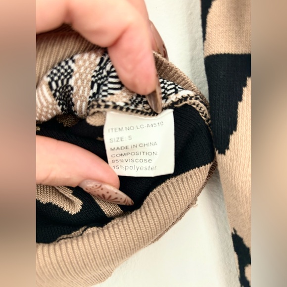 Lizette collection LC cat print sweater size small - Picture 7 of 9